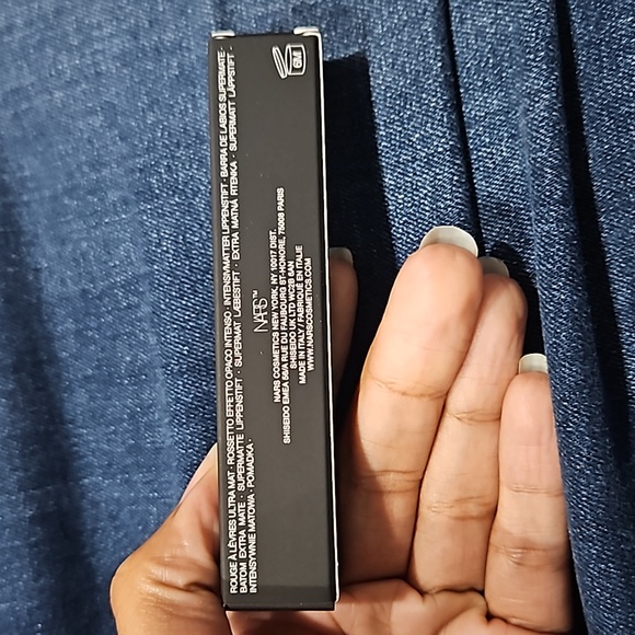 Lipstick - Picture 2 of 3